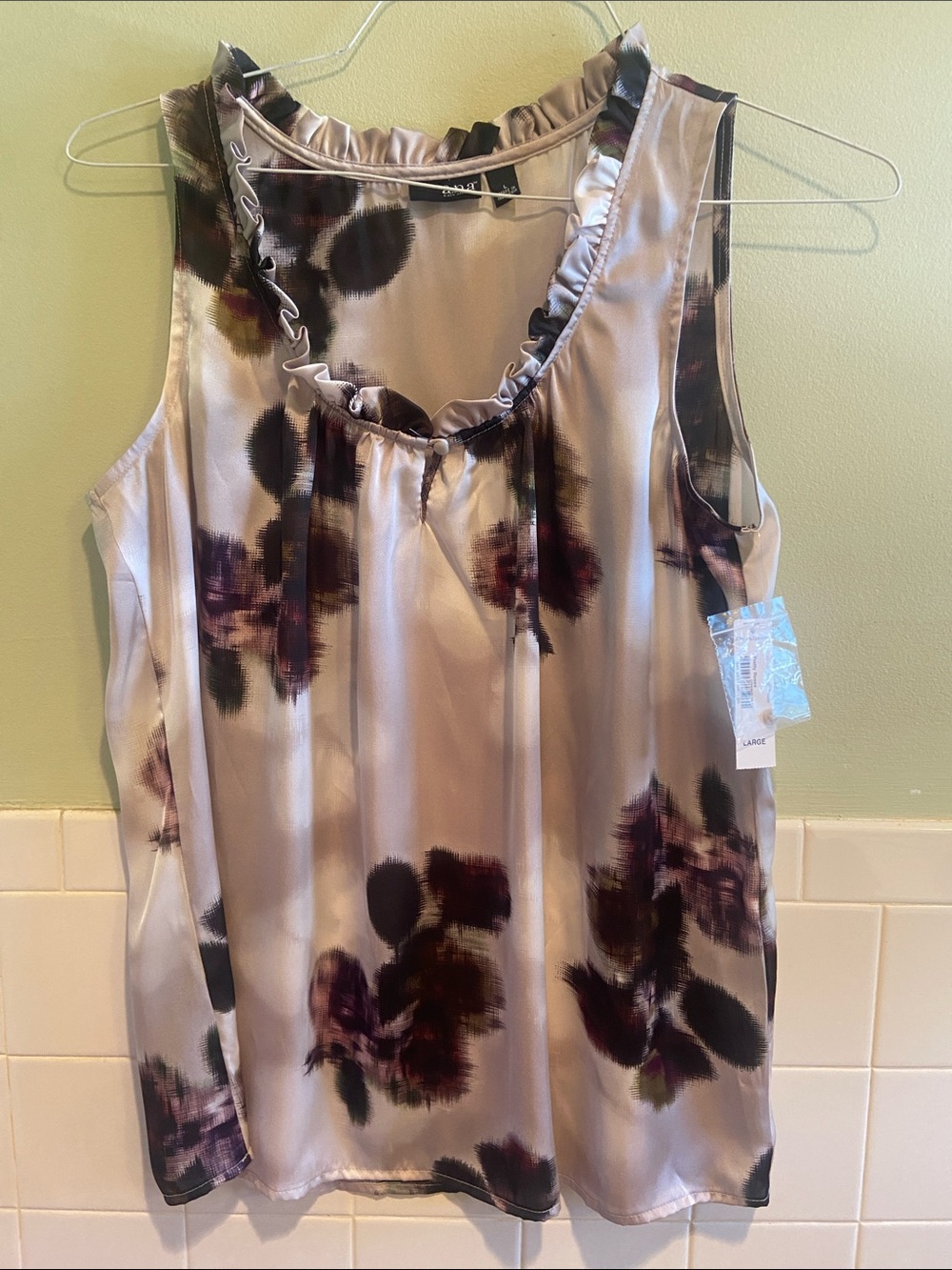 a.n.a Sleeveless Blouse Ruffled-Neck Abstract Floral Print Women’s Size Large